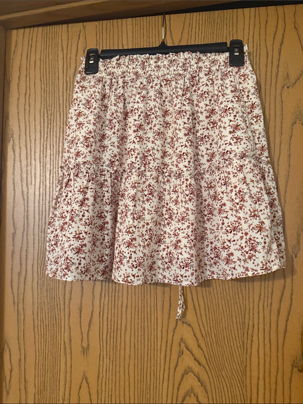 Paper Crane White Tiered Skirt with Red Floral Pattern